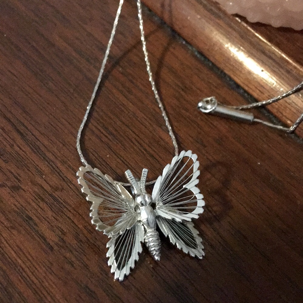 Vintage Monet silver tone butterfly necklace - Picture 2 of 6